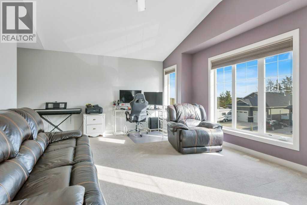 37 Coachill Street Property Photo 28