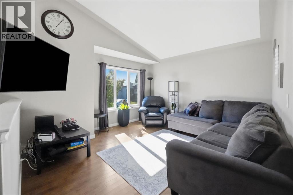 52 Castella Crescent Property Photo 5