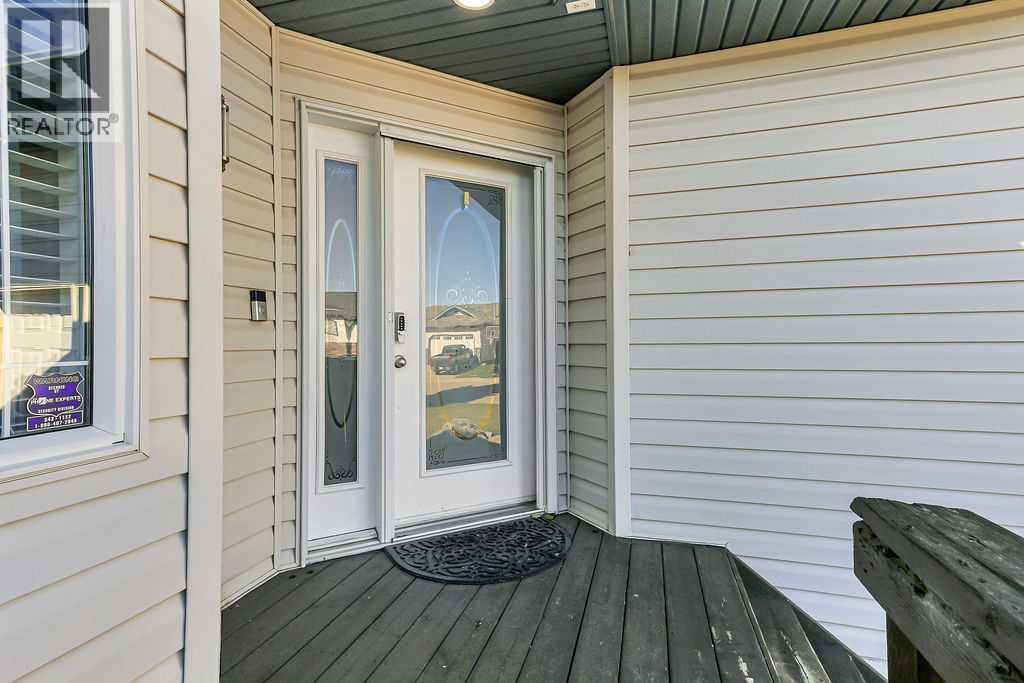 124 Lamont Close Property Photo 2