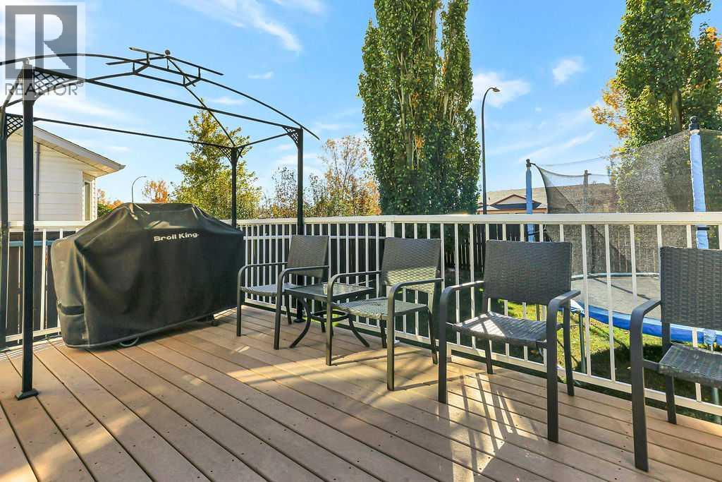 124 Lamont Close Property Photo 14