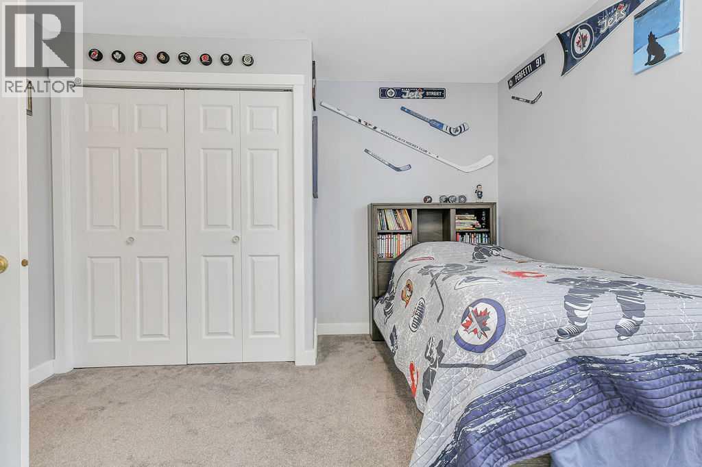 124 Lamont Close Property Photo 31