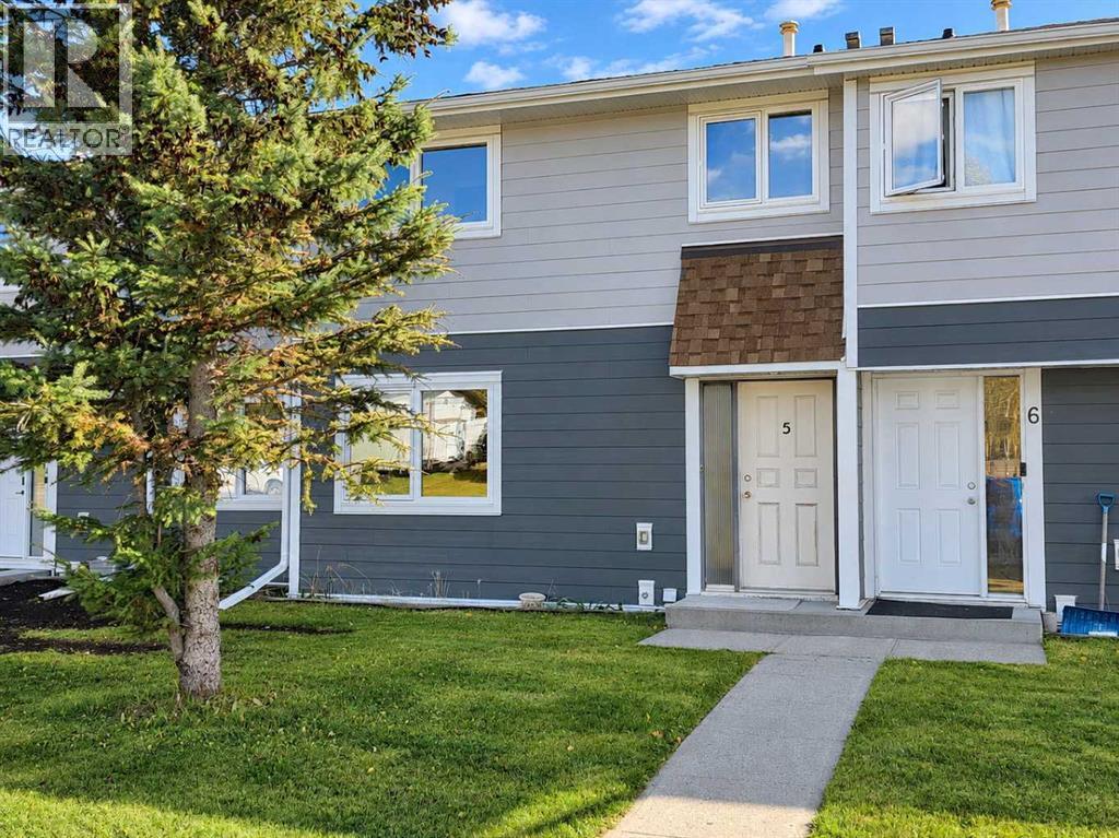 5 97 Avenue Property Photo 1