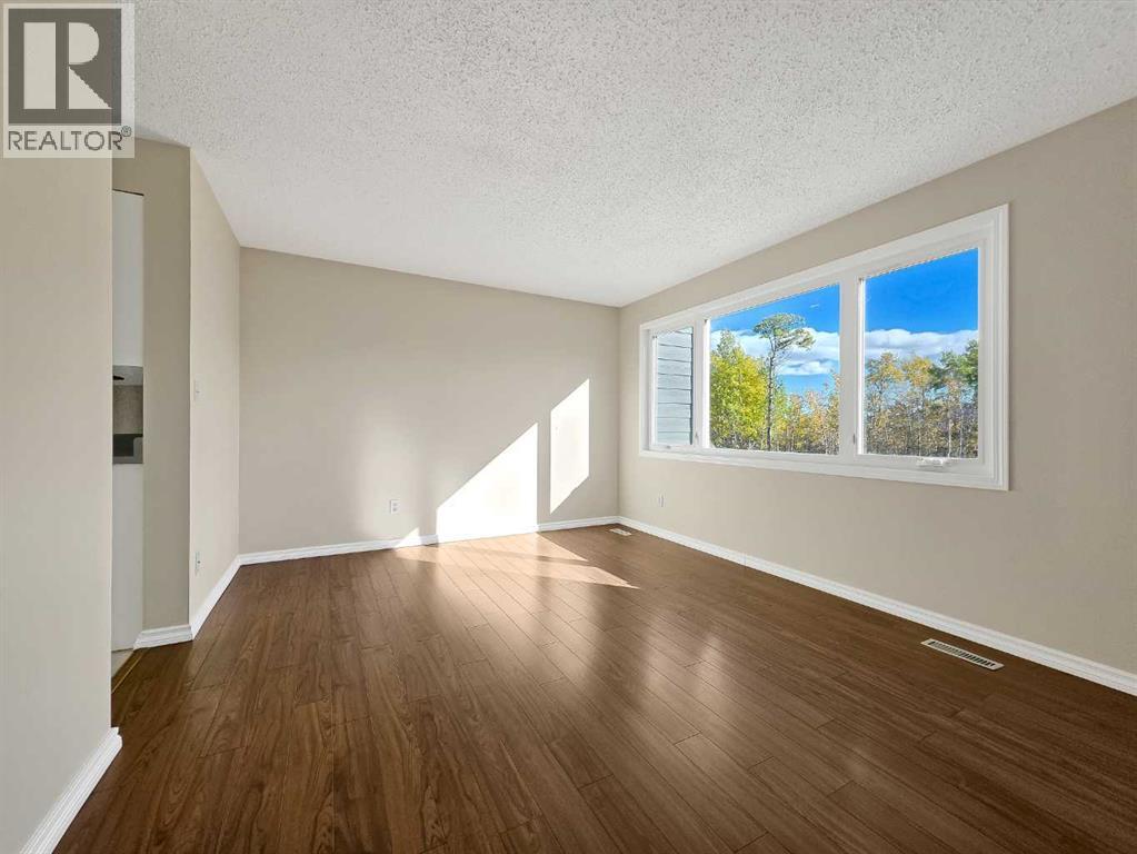 5 97 Avenue Property Photo 8