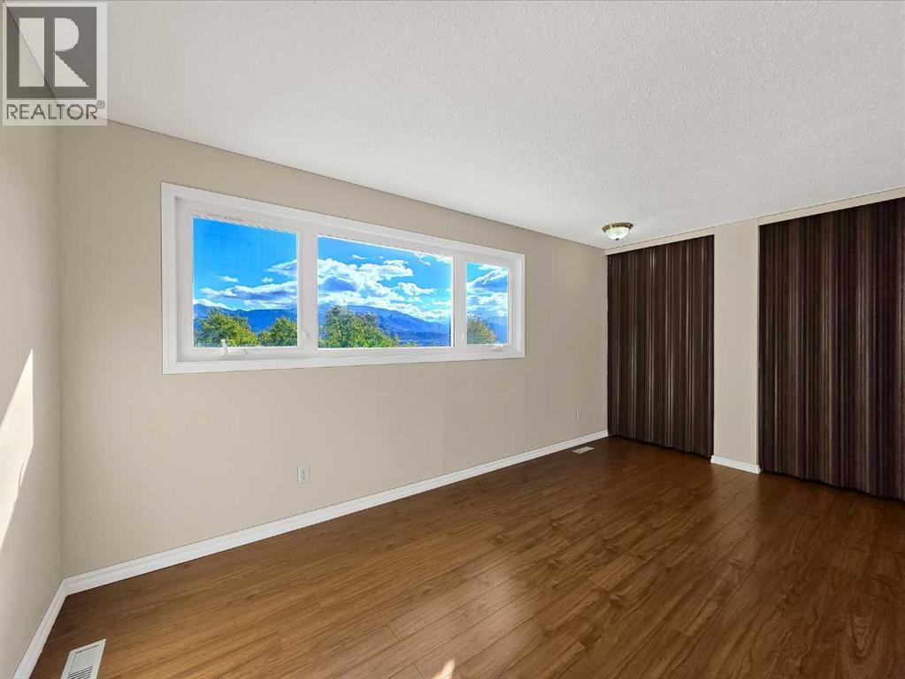 5 97 Avenue Property Photo 11