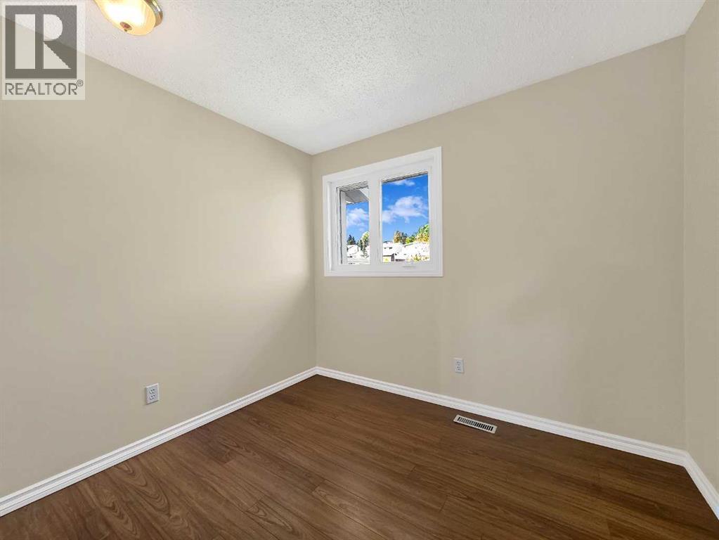 5 97 Avenue Property Photo 14