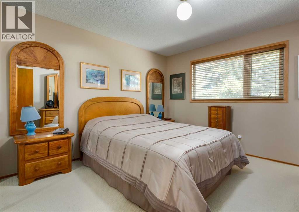 4808 Valiant Drive Nw Property Photo 17