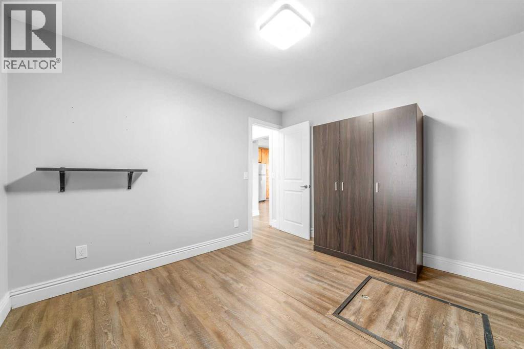 106 8 Avenue W Property Photo 12