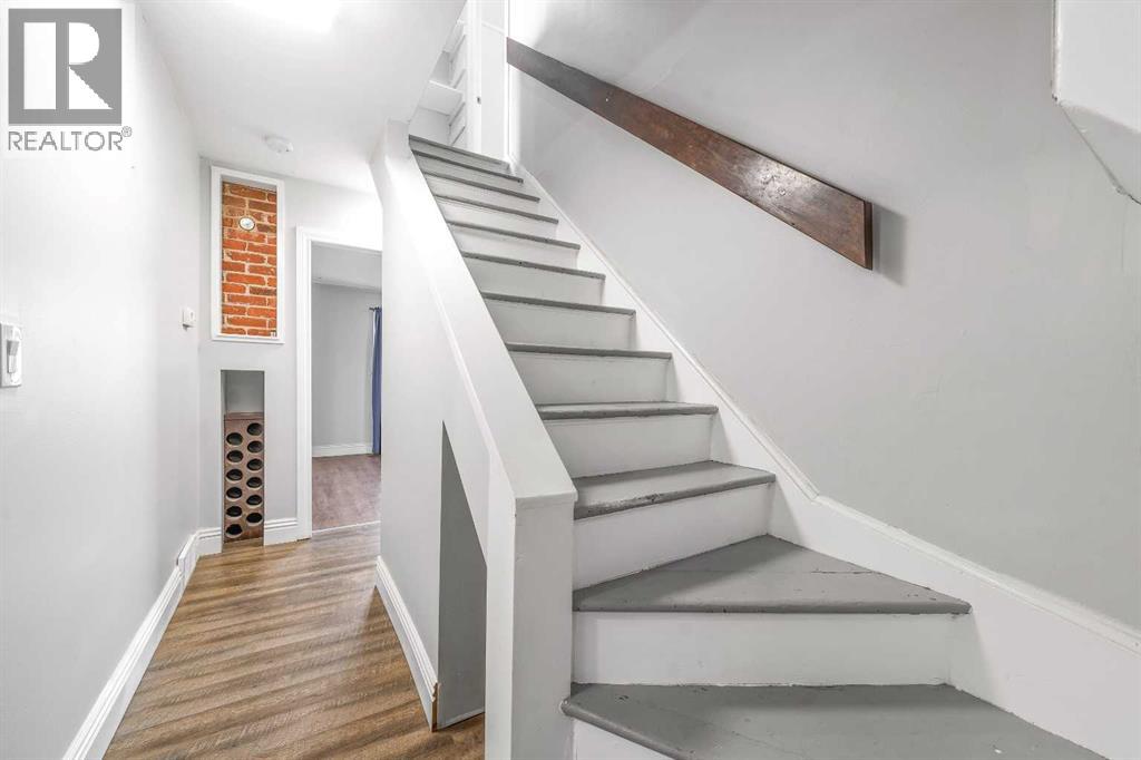 106 8 Avenue W Property Photo 15