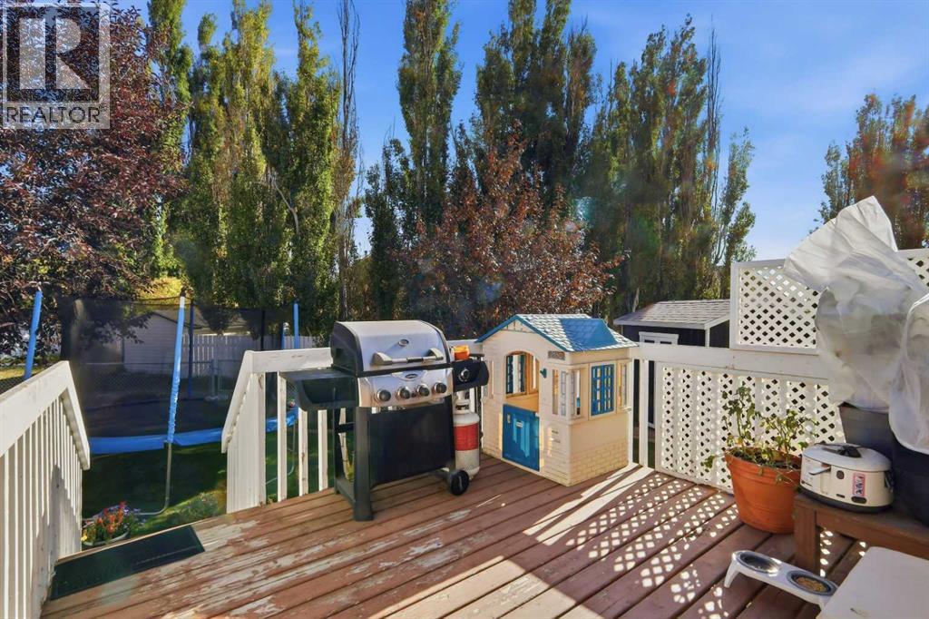 6404 55 Avenue Property Photo 3