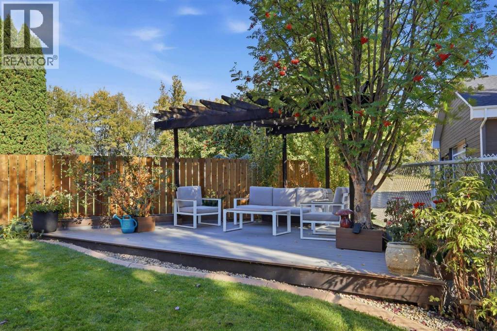 6404 55 Avenue Property Photo 5