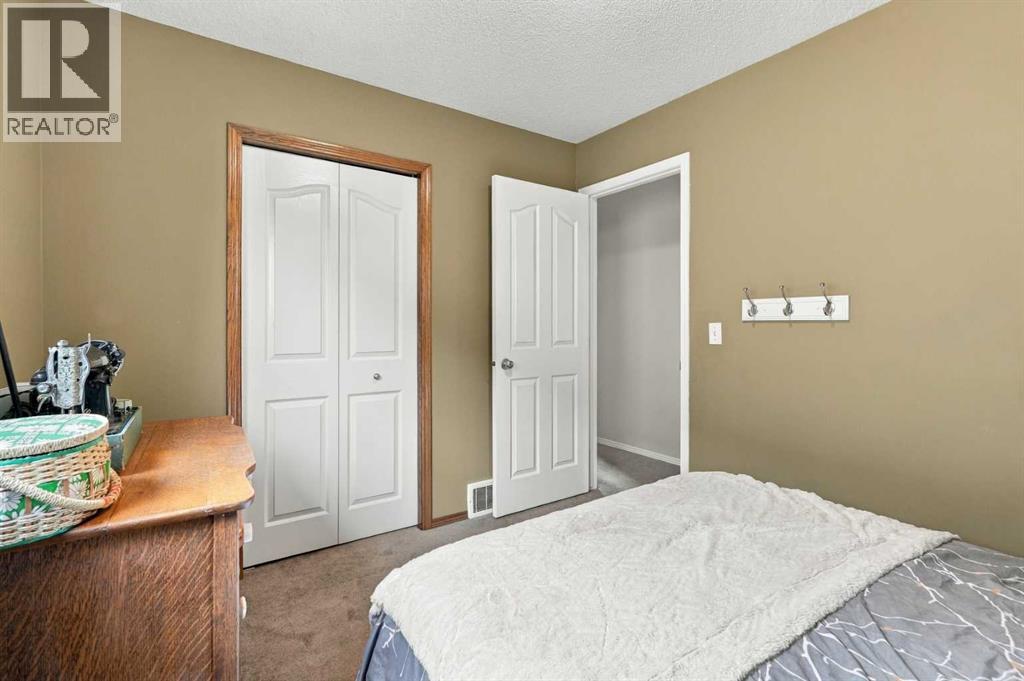 27 Chapman Close Se Property Photo 26