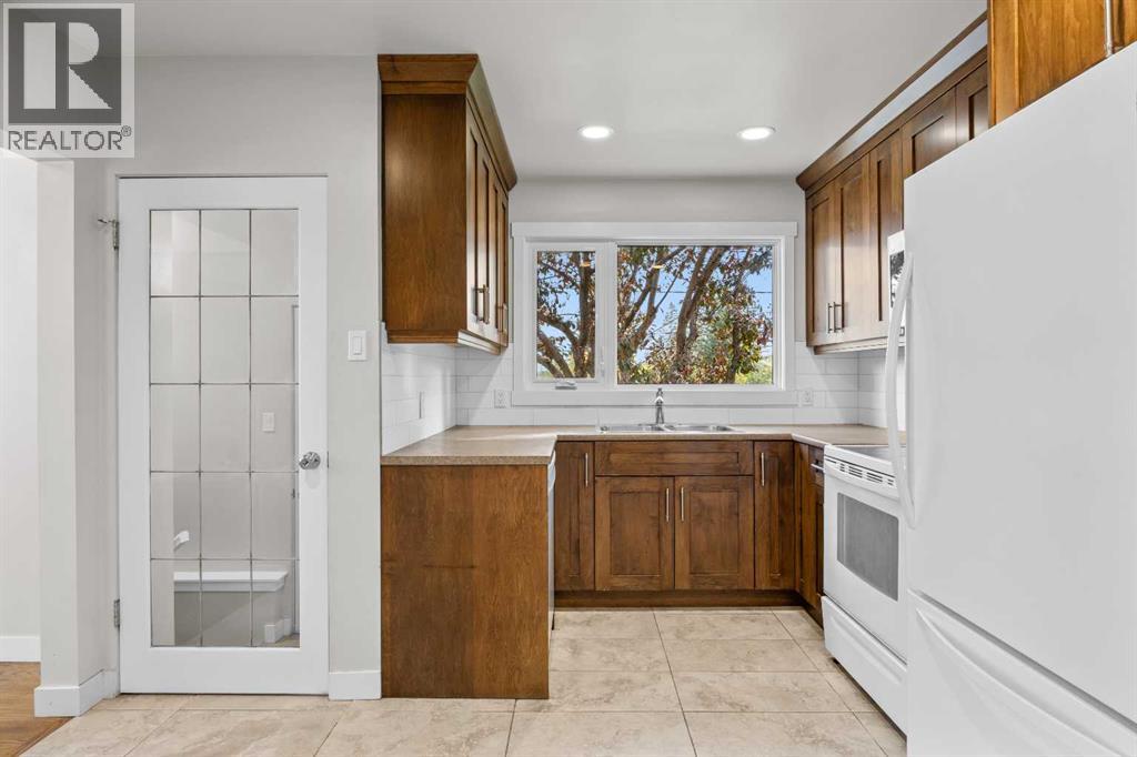 48 Selkirk Drive Sw Property Photo 12
