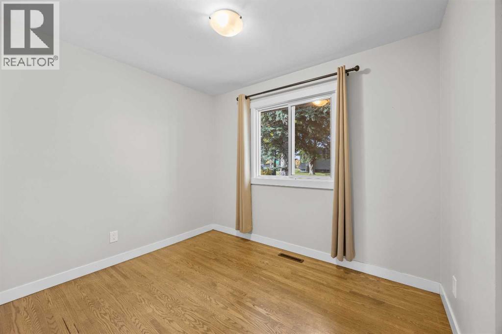 48 Selkirk Drive Sw Property Photo 19