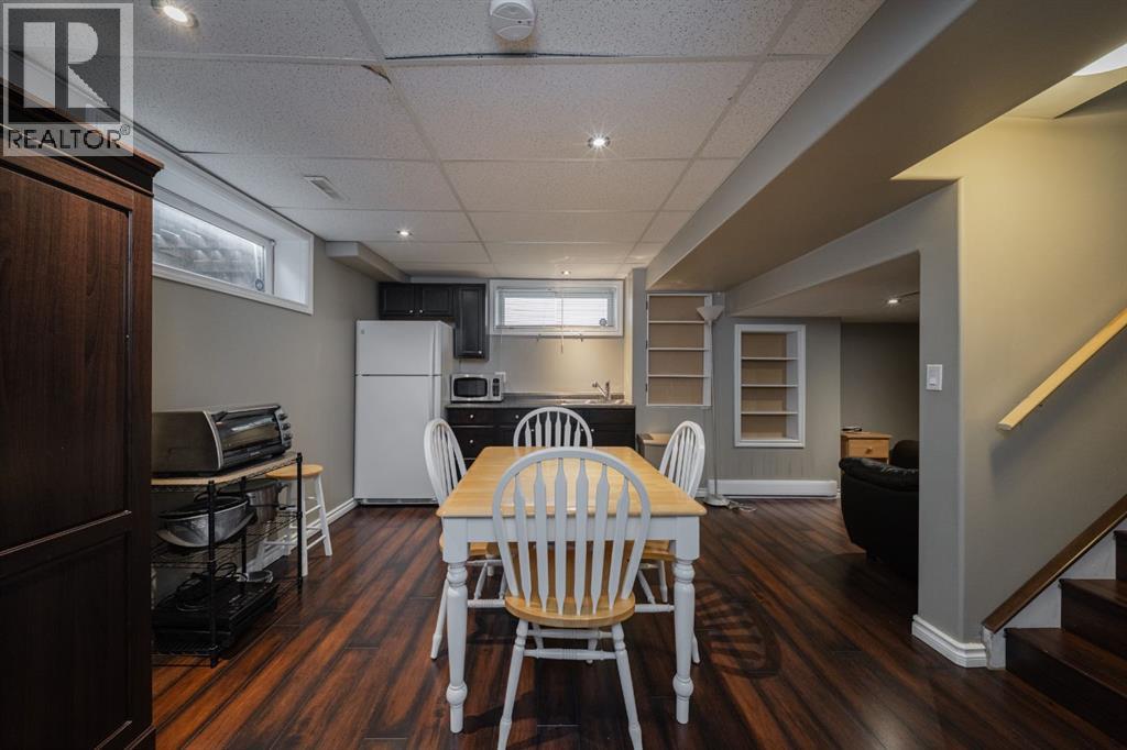 329 Archibald Close Property Photo 31