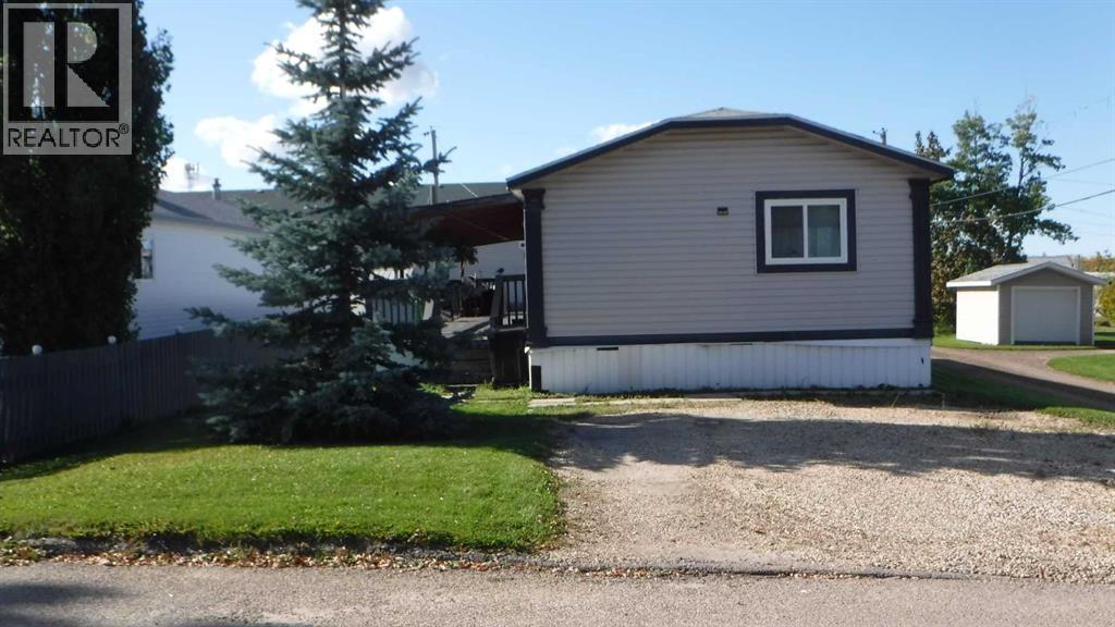 4912 54 Street Property Photo 2