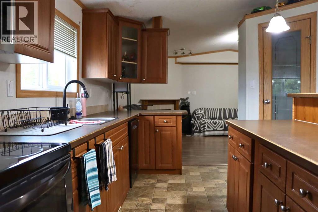 4912 54 Street Property Photo 14
