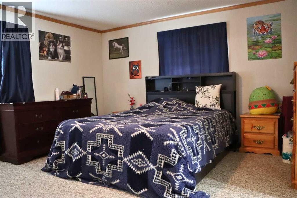 4912 54 Street Property Photo 18
