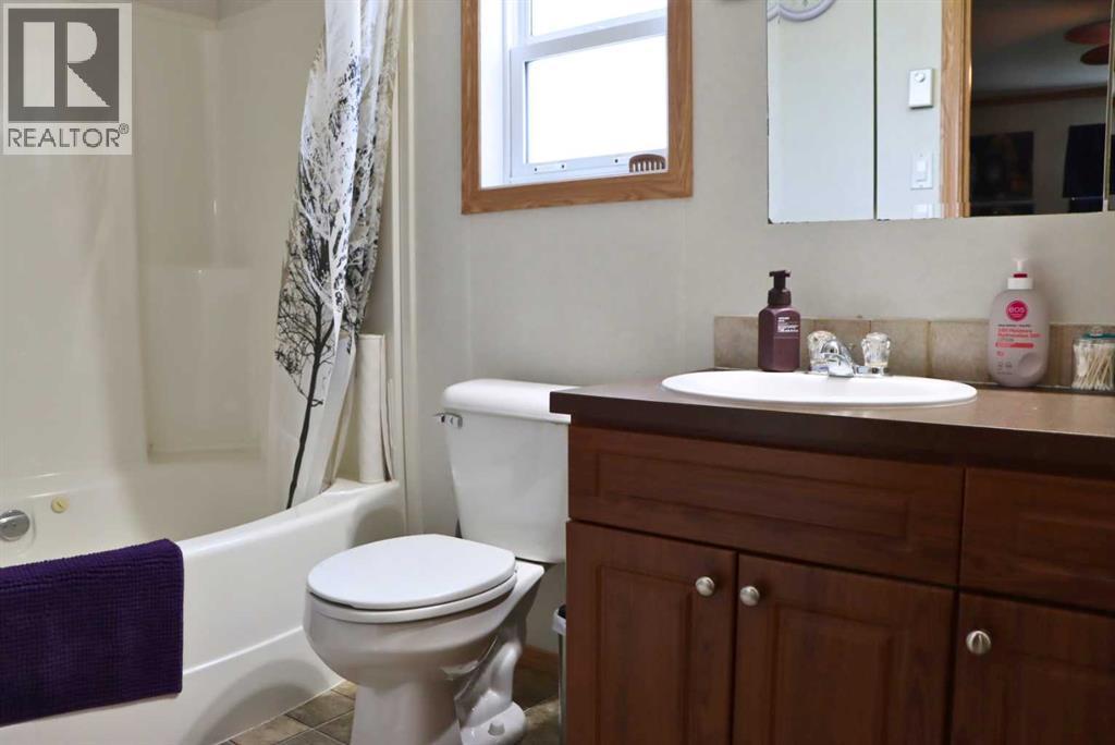 4912 54 Street Property Photo 19
