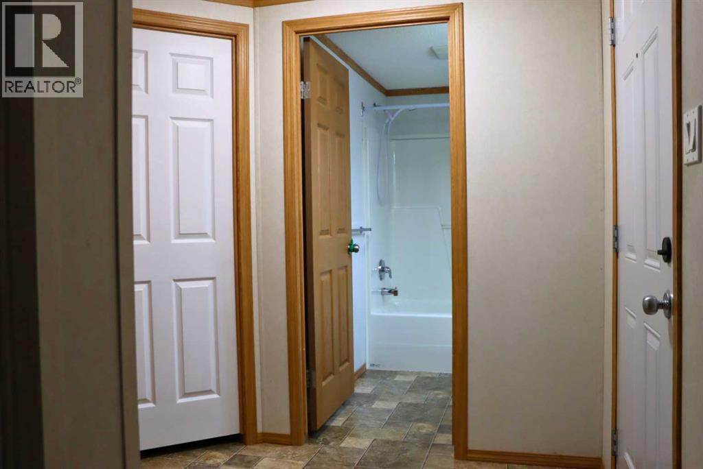 4912 54 Street Property Photo 21