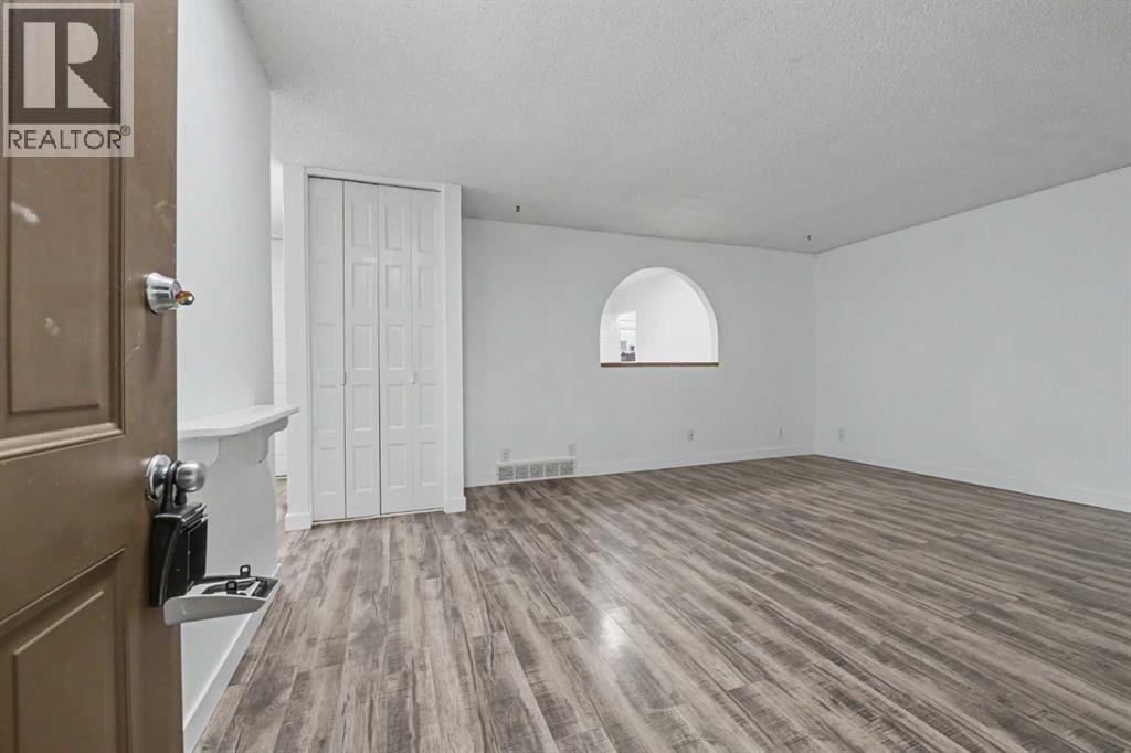 1152 Ranchlands Boulevard Nw Property Photo 2