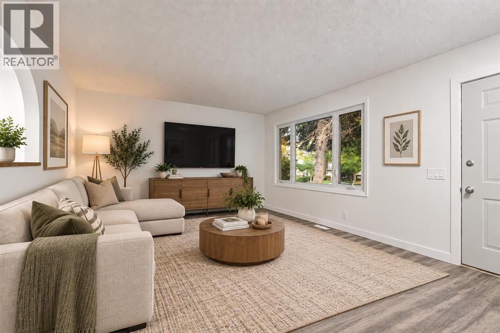 1152 Ranchlands Boulevard Nw Property Photo 3