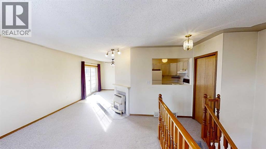 9406 100 Avenue Property Photo 3
