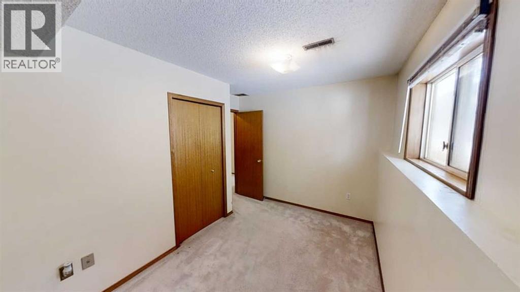 9406 100 Avenue Property Photo 8