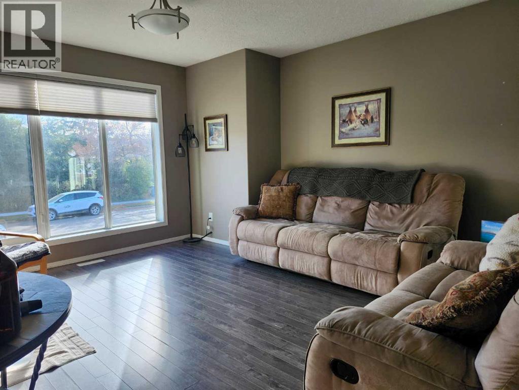 89 Poplar Street Property Photo 3