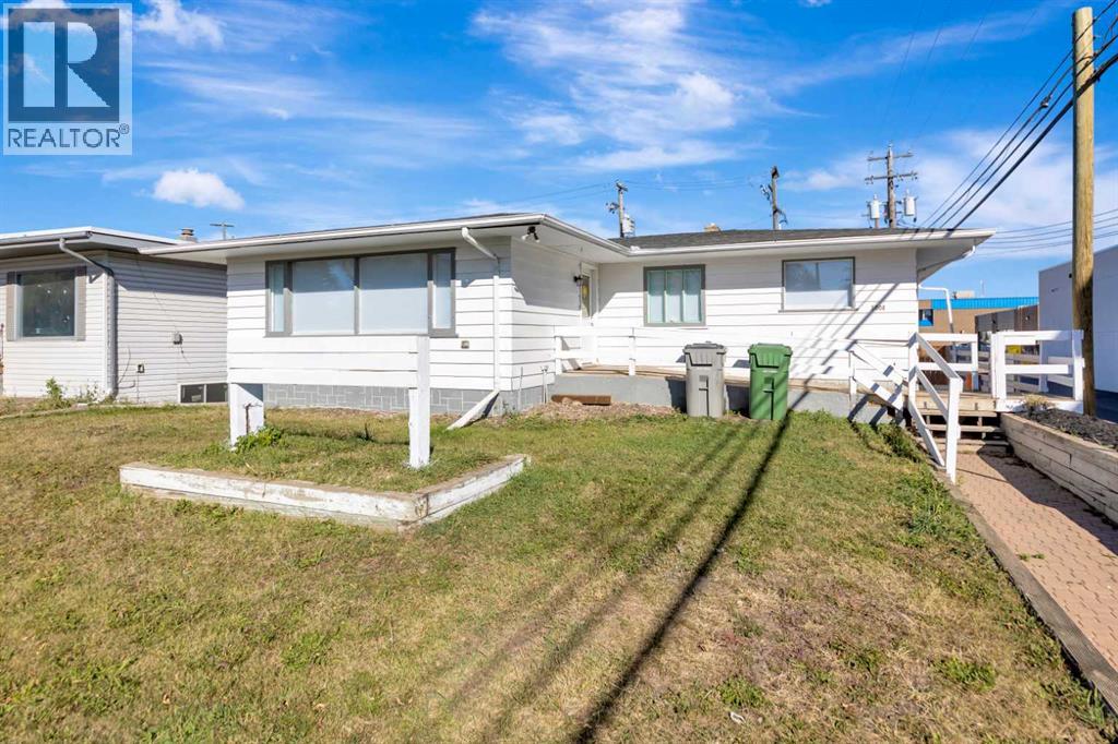 5008 47 Street Property Photo 1