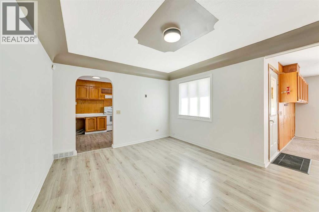 5008 47 Street Property Photo 9