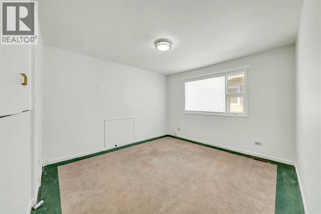 5008 47 Street Property Photo 16