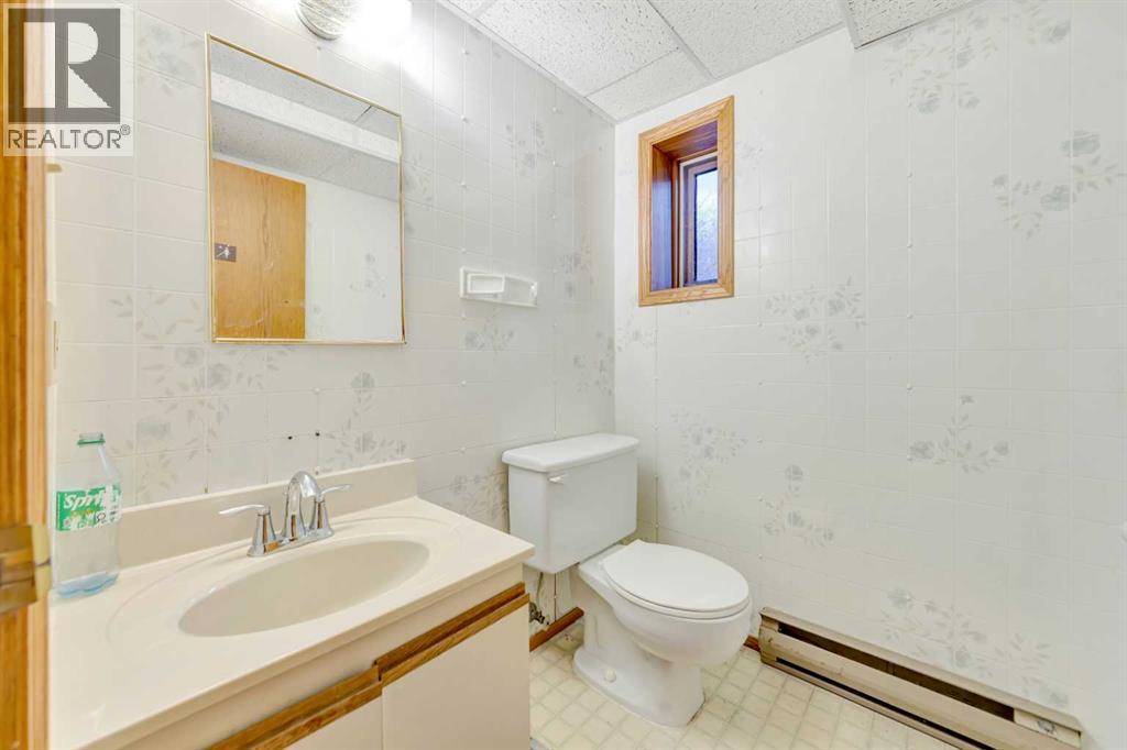 5008 47 Street Property Photo 23
