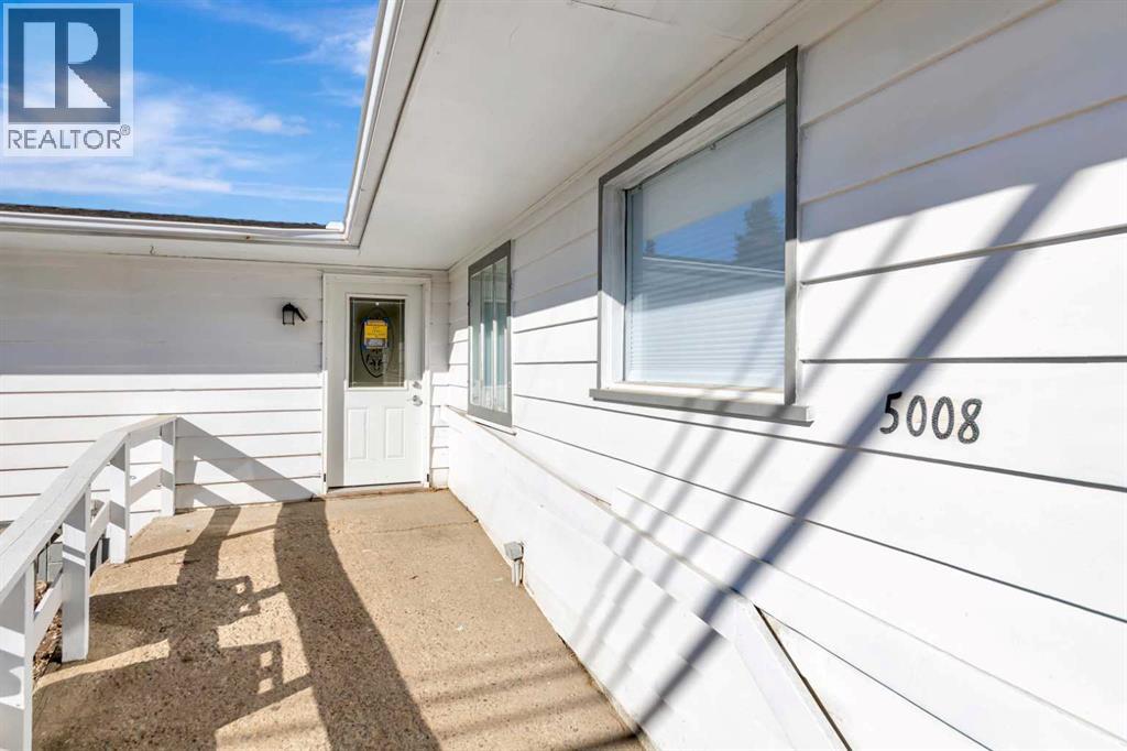 5008 47 Street Property Photo 28