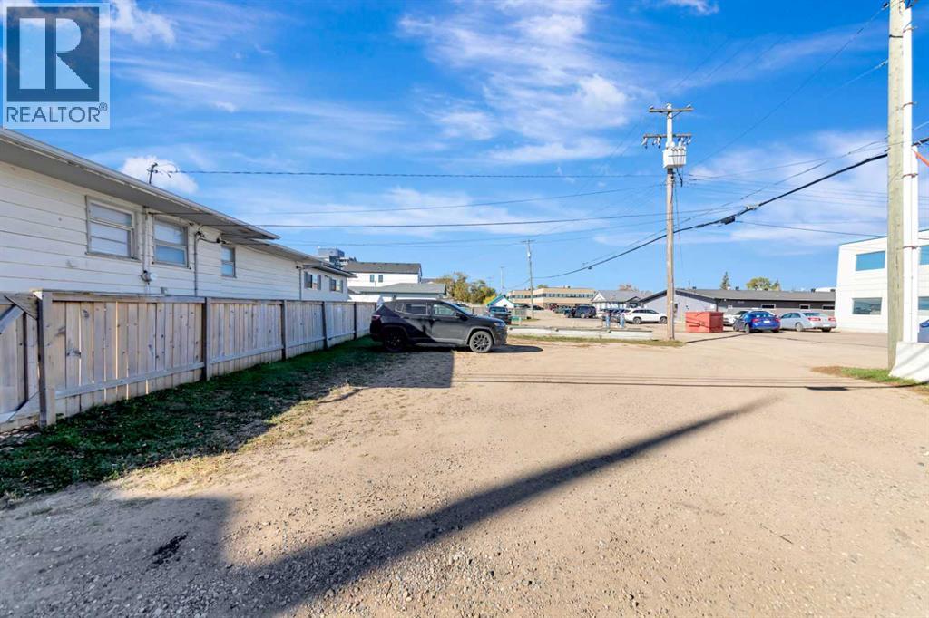5008 47 Street Property Photo 31