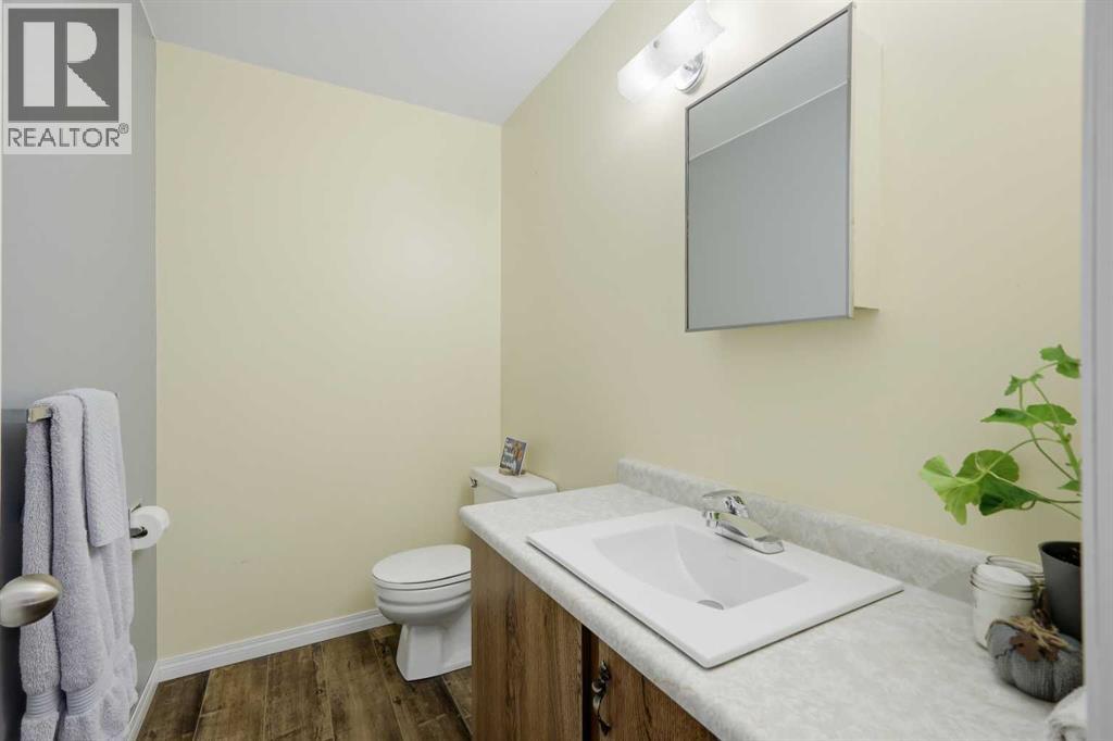 3809 52 Avenue Property Photo 11