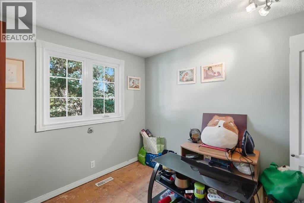 4615 31 Avenue Ne Property Photo 23
