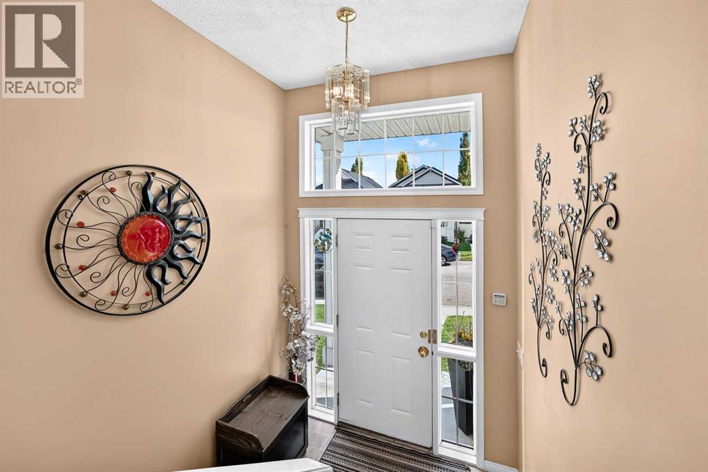 84 Tuscany Valley Drive Nw Property Photo 6