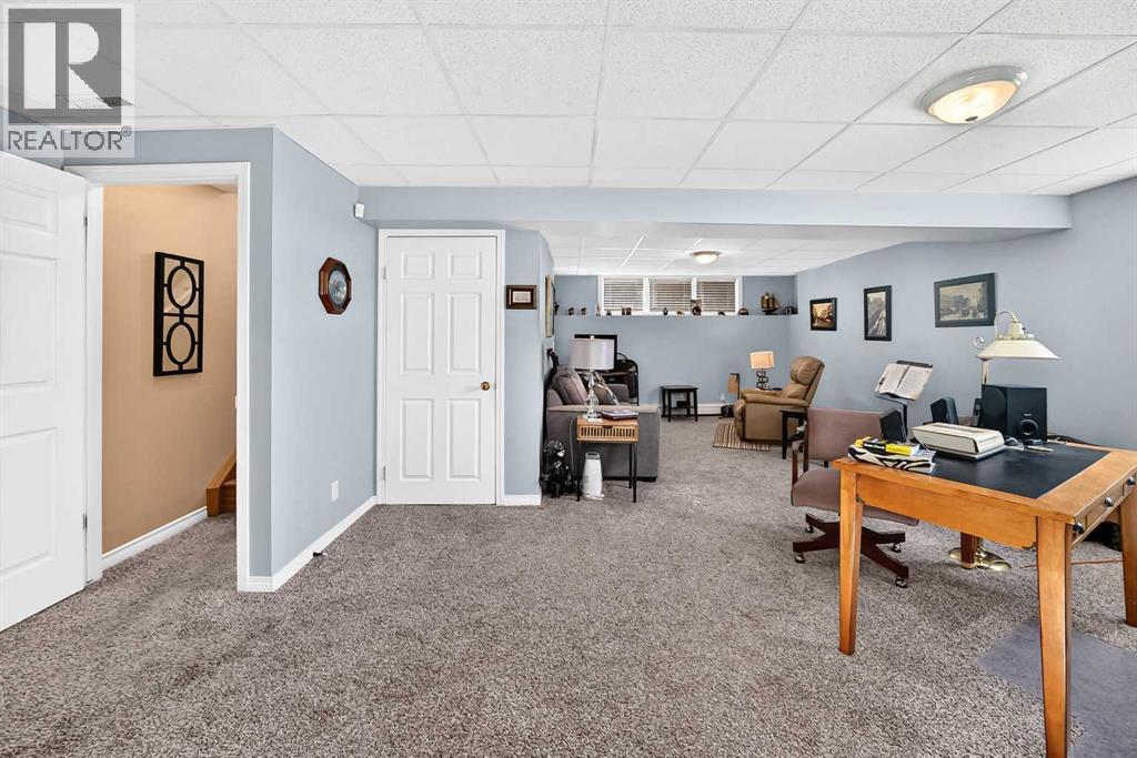 84 Tuscany Valley Drive Nw Property Photo 32