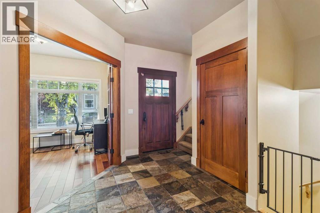 2050 47 Avenue Sw Property Photo 2