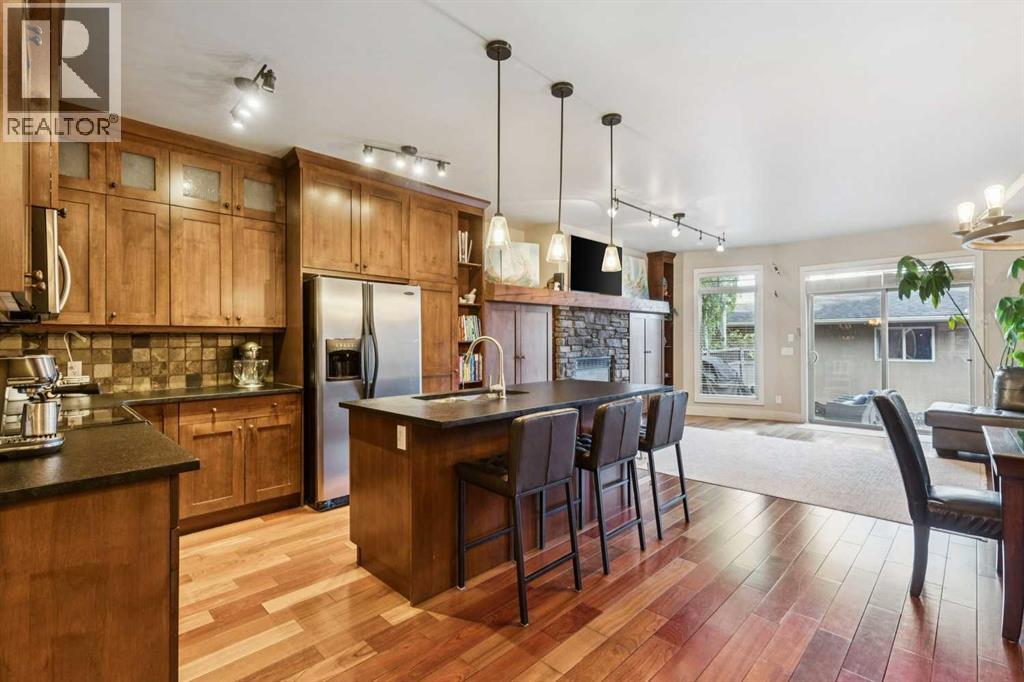 2050 47 Avenue Sw Property Photo 6