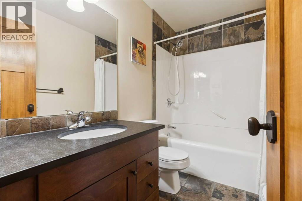 2050 47 Avenue Sw Property Photo 21