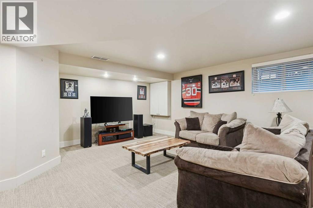2050 47 Avenue Sw Property Photo 24
