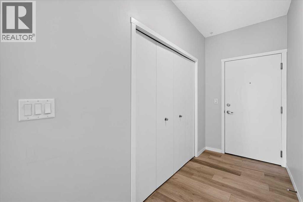 220 Seton Grove Southeast Property Photo 16