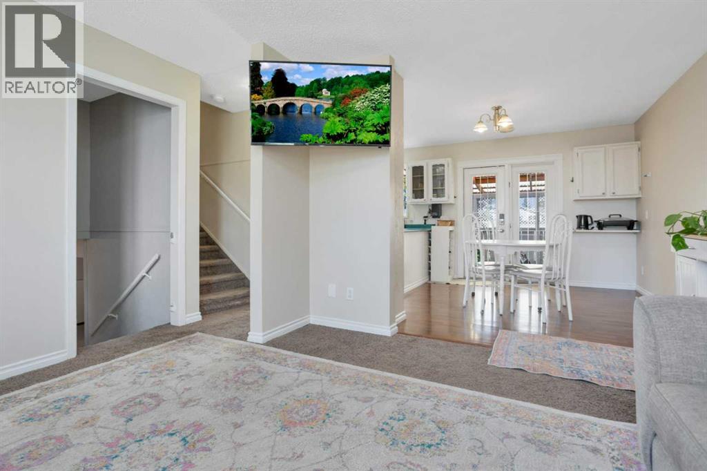 1 Mountain Place Property Photo 9