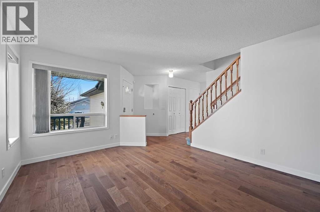 182 Coventry Close Ne Property Photo 5