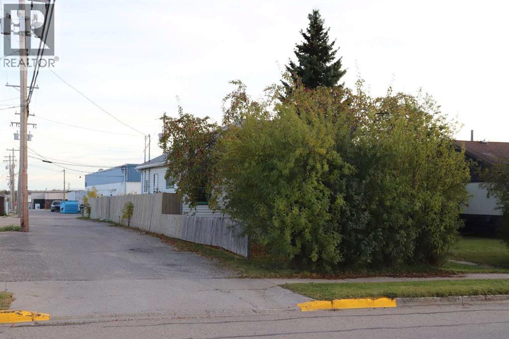 5015 6 Avenue Property Photo 5