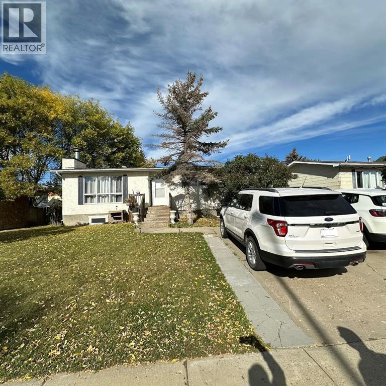 9120 96 Avenue Property Photo 2