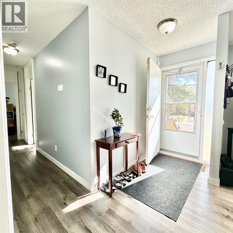 9120 96 Avenue Property Photo 4