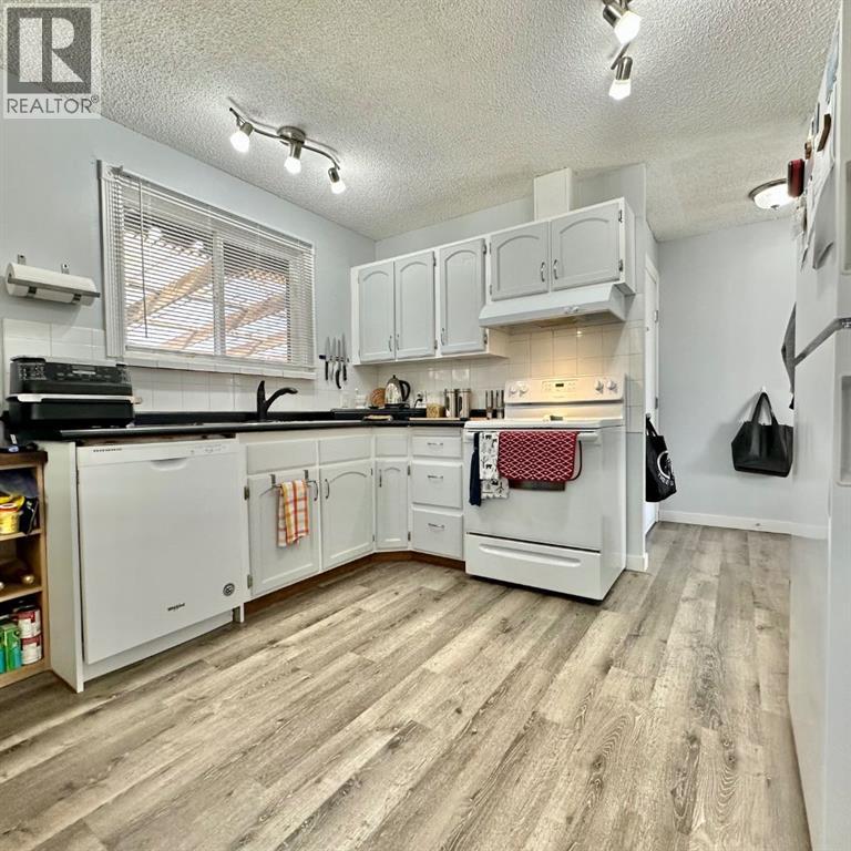 9120 96 Avenue Property Photo 8