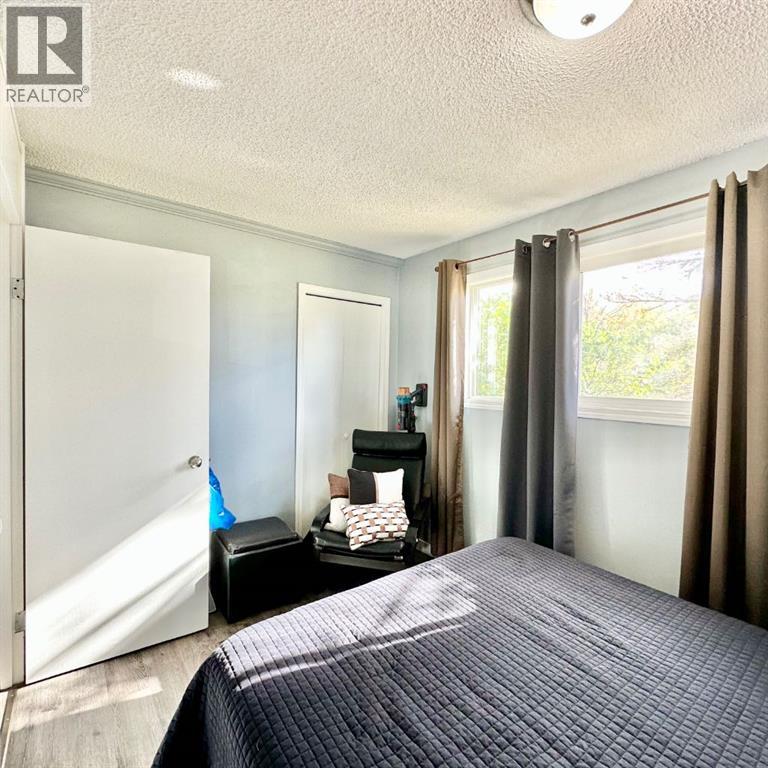 9120 96 Avenue Property Photo 18